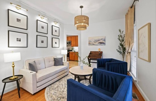 Purcellville House | Walk to Top-Rated Restaurants & Trails! 7BR w/HotTub Gazebo & Built-in FirePit!