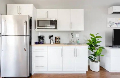 Platt Park House | Walk to Top Restaurants From Platt Park Retreat