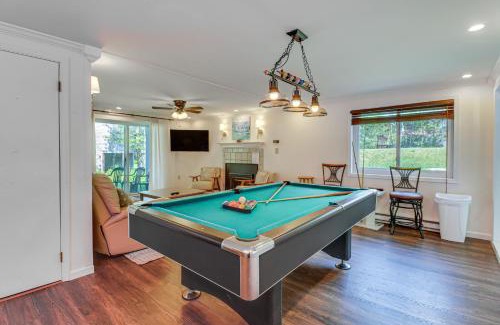 Albrightsville House | Walk to Towamensing Trails Beach Home with Hot Tub!