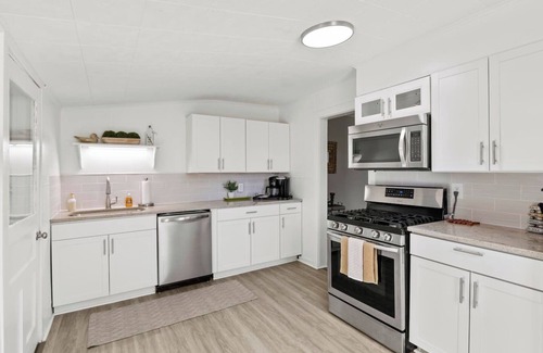 Canandaigua Apartment | Walk to town and Canandaigua Lake | Finger Lakes