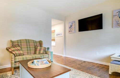 North East House | Walk to Town and River Charming Home in North East!