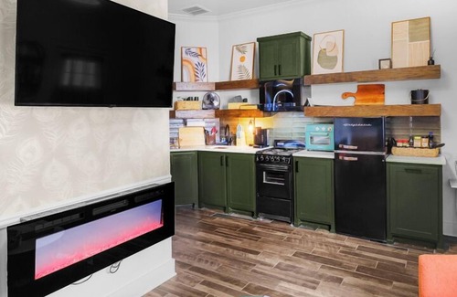 Ocean Springs House | Walk to town and beach
