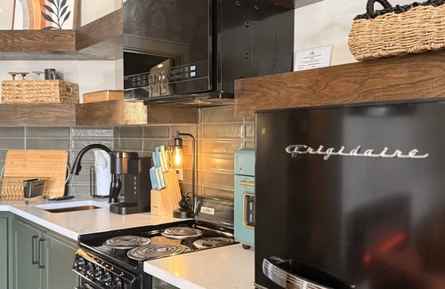 Ocean Springs House | Walk to town and beach
