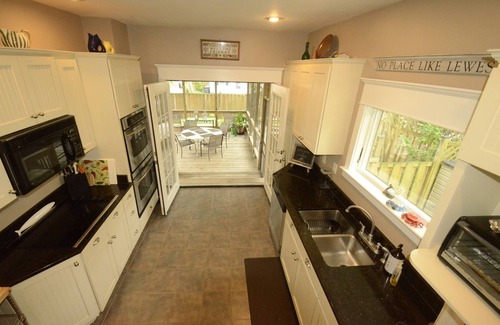 Historic District House | Walk to Town & Beach In Historic Lewes. Sheets & Towels for a week, Fri to Fri