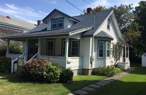 Pipes Cove House | WALK TO TOWN, BEACH, JITNEY, & FISHING-No Car Necessary!