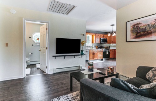 Historic Downtown Bedford Apartment | Walk to Town: Charming Unit w/Balcony in Bedford!
