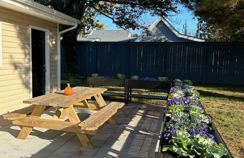 Mascot House | Walk to town from this cozy Rivah house with awesome yard and water views.
