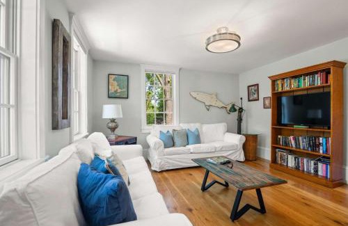 Orleans Apartment | Walk to Town Fully Renovated