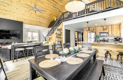 Munds Park House | Walk to Trails: Modern Munds Park Mountain Retreat