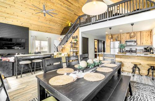 Munds Park House | Walk to Trails Modern Munds Park Mountain Retreat