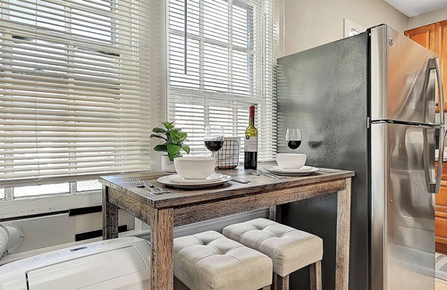 Princeton Apartment | WALK to University/FREE Parking Princeton Getaway