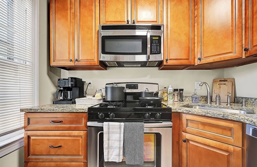 Princeton Apartment | WALK to University/FREE Parking Princeton Getaway