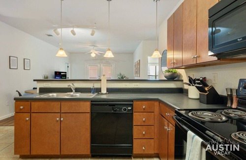 North University Apartment | Walk to UT & 6th St - Central Austin Hub Near Moody Theater, Barton Springs