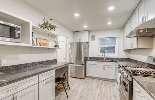 Hancock House | Walk to UT: Central Austin Home w/Fenced Yard!