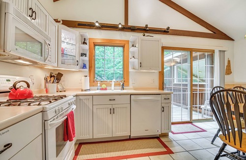 Eidelweiss Village Cabin | Walk to Water: Outdoor Gem w/Bunkhouse in Madison