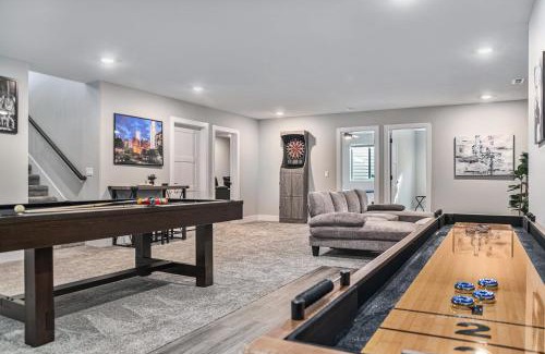Gretna House | Walk to Water Park Game Room & Movie Theater