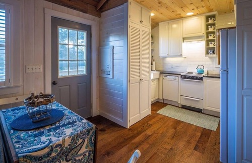 East Orleans House | Walk to Water & Preservation Land!
