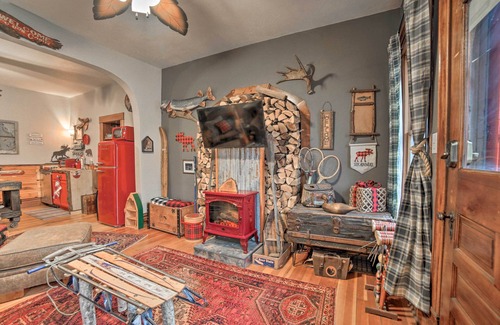 Sturgeon Bay Apartment | Walk to Waterfront: Dtwn Sturgeon Bay Retreat!
