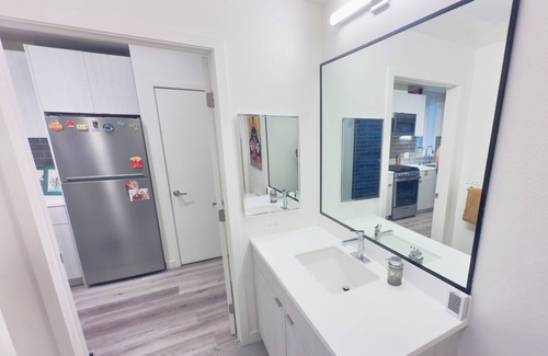 Hollywood Apartment | Walk to WeHo ✦ Heart of Hollywood