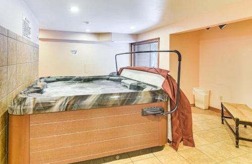 Old Town Apartment | Walk to Winter Park Resort Condo with Hot Tub!