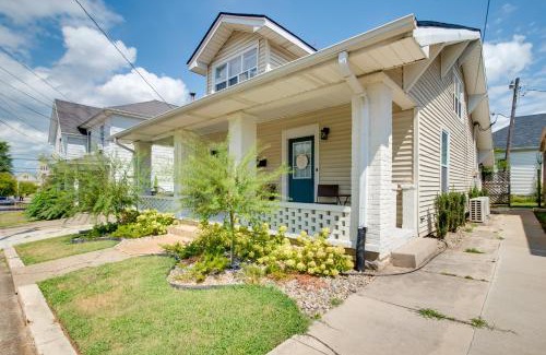 Bowling Green House | Walk to WKU, Bars and Dining! Updated Duplex Home