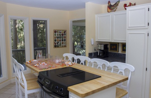 Oceanside House | Walk/very close to Beach/Private heated Pool/Free Bikes Tennis High Speed Wifi