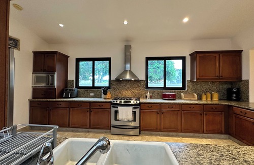 Playa Blanca House | Walk2Beach/Pool/WiFi/Golf/Dining/Yoga/Pilates/Fishing/home office
