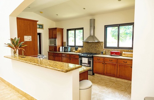 Playa Blanca House | Walk2Beach/Pool/WiFi/Golf/Dining/Yoga/Pilates/Fishing/home office