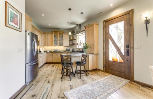 Carbondale Apartment | Walkable Apt in Carbondale Luxury Artists Loft