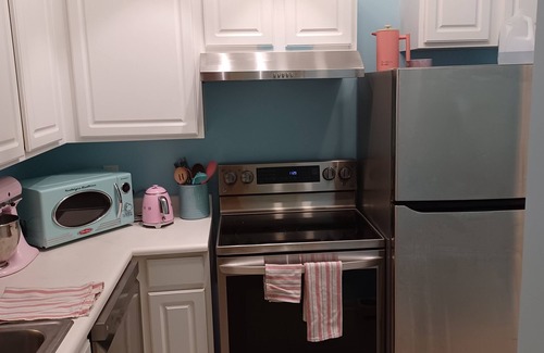 Mount Pleasant Condo | Walkable community close to Isles of Palms Beach, Shem Creek and Charleston