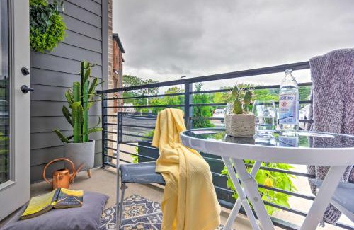 Asheville Apartment | Walkable Downtown Asheville Condo with Balcony