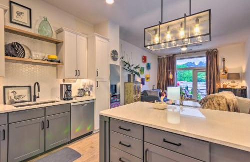 Asheville Apartment | Walkable Downtown Asheville Condo with Balcony