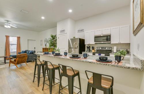LaBelle Apartment | Walkable Downtown LaBelle Apt with Private Balcony!