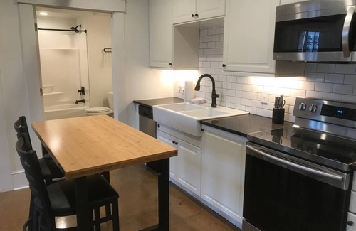 Salisbury Apartment | Walkable Downtown Salisbury Fully Furnished Apt.