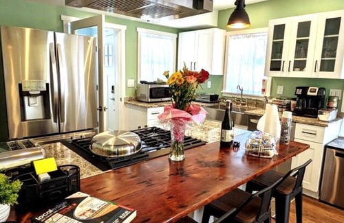 Bryant Cottage | Walkable Elmwood Cottage, No Chores 2Bath 2BR 2Car