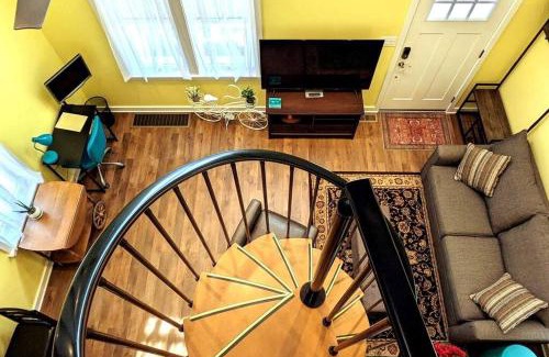 Downtown Buffalo House | Walkable Elmwood Cottage, No Chores 2Bath 2BR 1Car