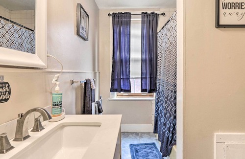 Hartford Apartment | Walkable Hartford Apt Near Convention Center!