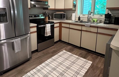 Jackson Condo | Walkable Jackson Village Retreat