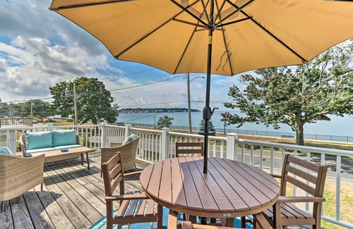 East Shore Cottage | Walkable New Haven Retreat w/Ocean Views!
