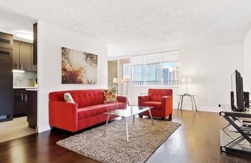 Rittenhouse Row Apartment | Walkable Public Transits | AC & In-unit Washer | nr City Center