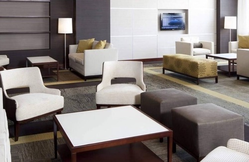 Rittenhouse Row Apartment | Walkable Public Transits | AC & In-unit Washer | nr City Center