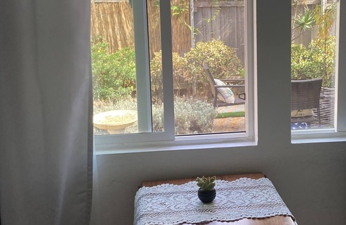 South Oceanside Cottage | Walkable - So Oceanside Gem