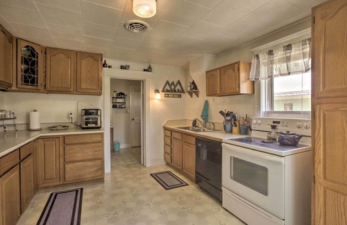 Ten Sleep House | Walkable Ten Sleep House w/Patio & Sunroom!