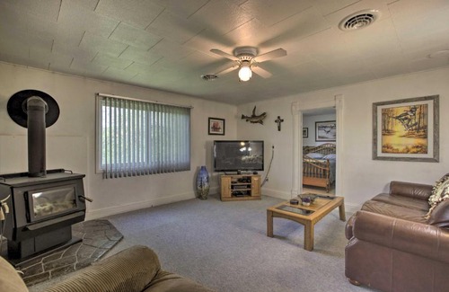 Ten Sleep House | Walkable Ten Sleep House with Patio and Sunroom!