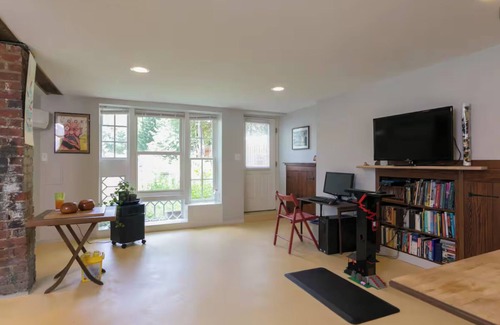 Shockoe Bottom Apartment | Walkable to downtown and MCV