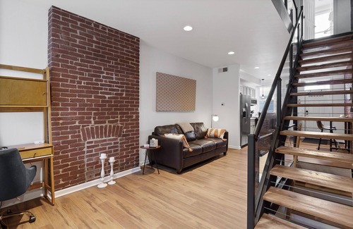 Pittsburgh House | Walkable to two of Pittsburgh's hottest neighborhoods. Free Off-Street Parking.