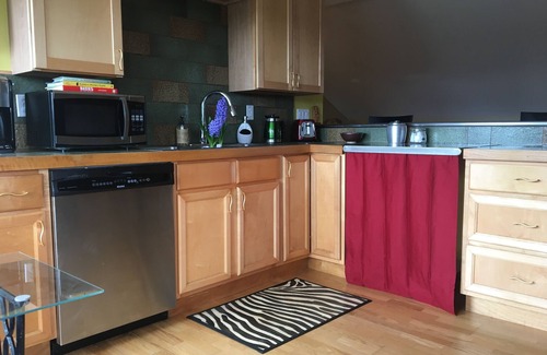 Asheville Apartment | Walkable West AVL Treetops Private Loft Mtn Views Epic Sunsets Walk to Breweries
