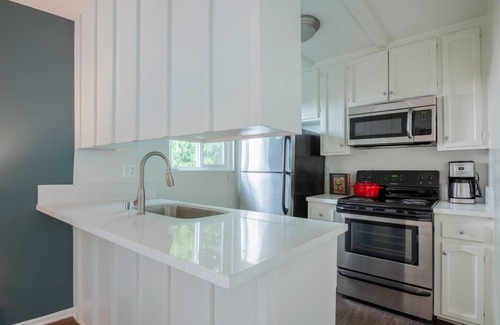 Westwood Apartment | Walkable Westwood 1BR w/Rooftop, near cafes & UCLA, by Blueground