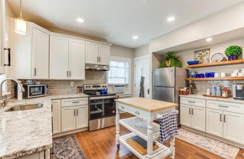 Zelienople House | Walkable Zelienople Home with Patio and Grill!