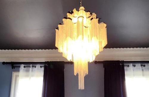 Faubourg Livaudais Apartment | Walker Mansion on St Charles Ave - Unit 5